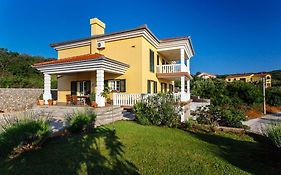 Villa Mirela